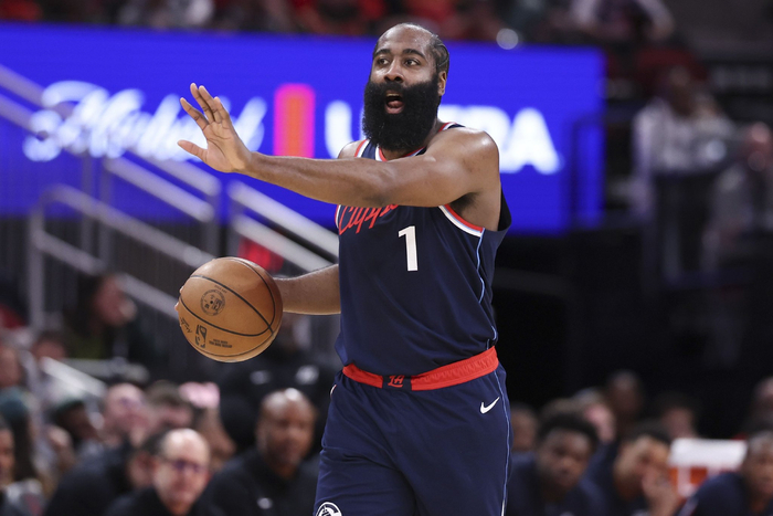 九游体育- 哈登关键节点战术调整,加拿大队带队取胜了吗 