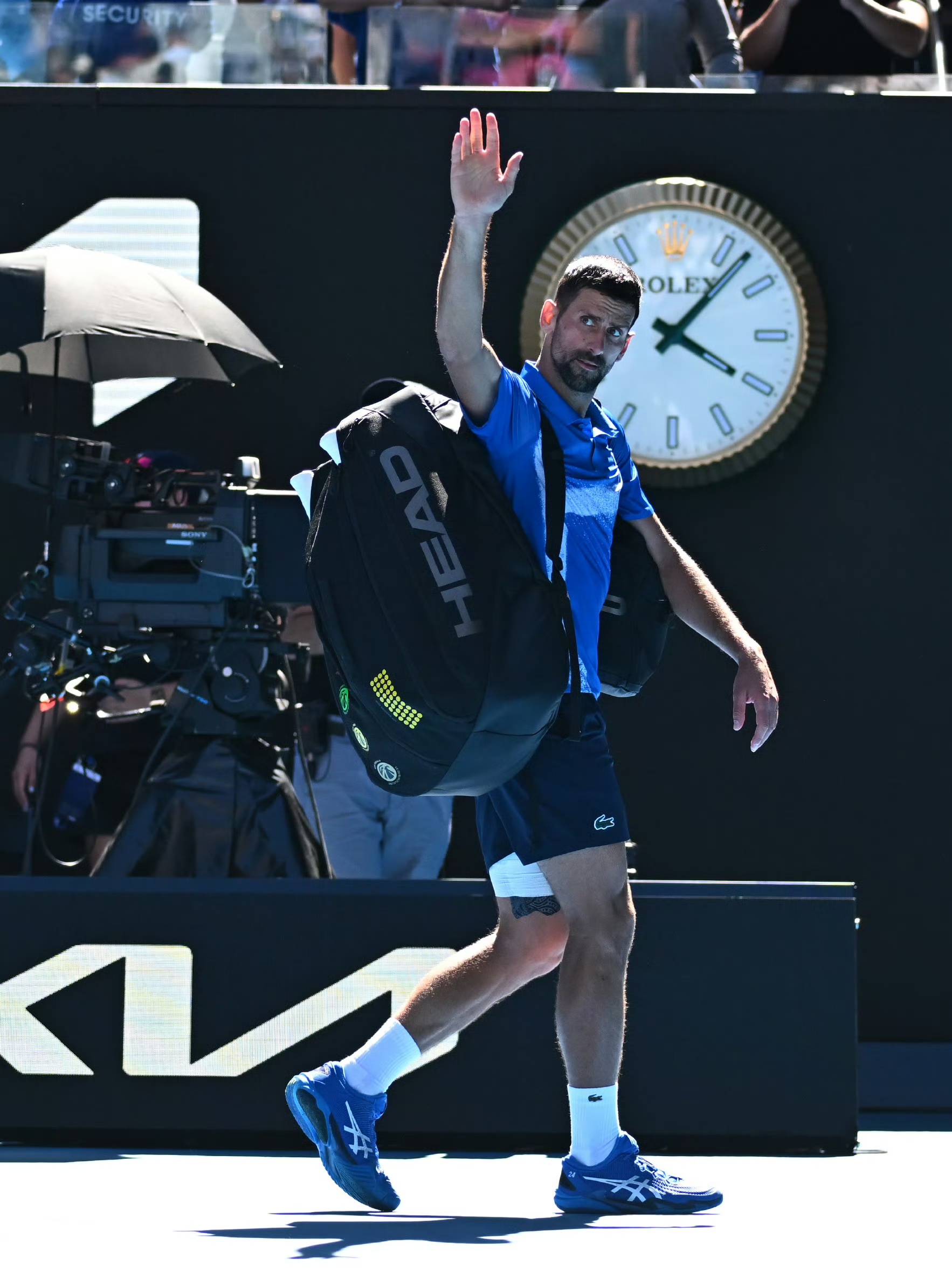 德约科维奇回归赛场，高光表现首场状态亮眼，日本队观众沸腾！的简单介绍