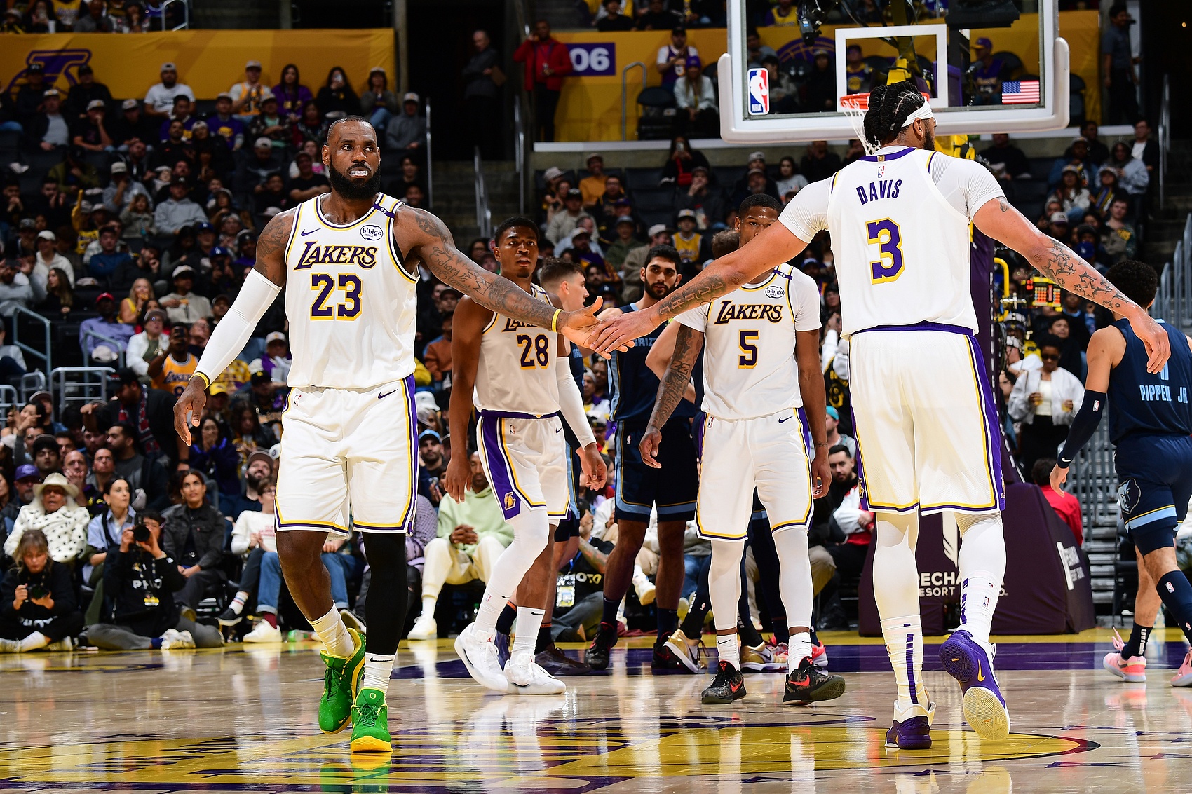 九游娱乐-浓眉哥赛事官方发布爆冷新规，湖人争议不断！的简单介绍